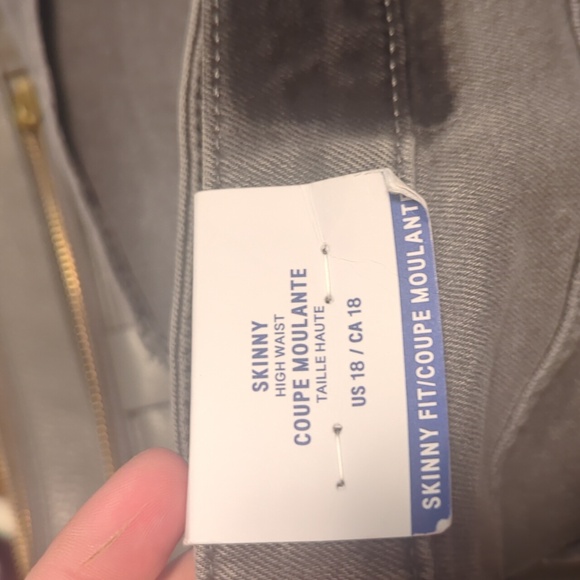 NWT H&M jeans - Picture 4 of 4